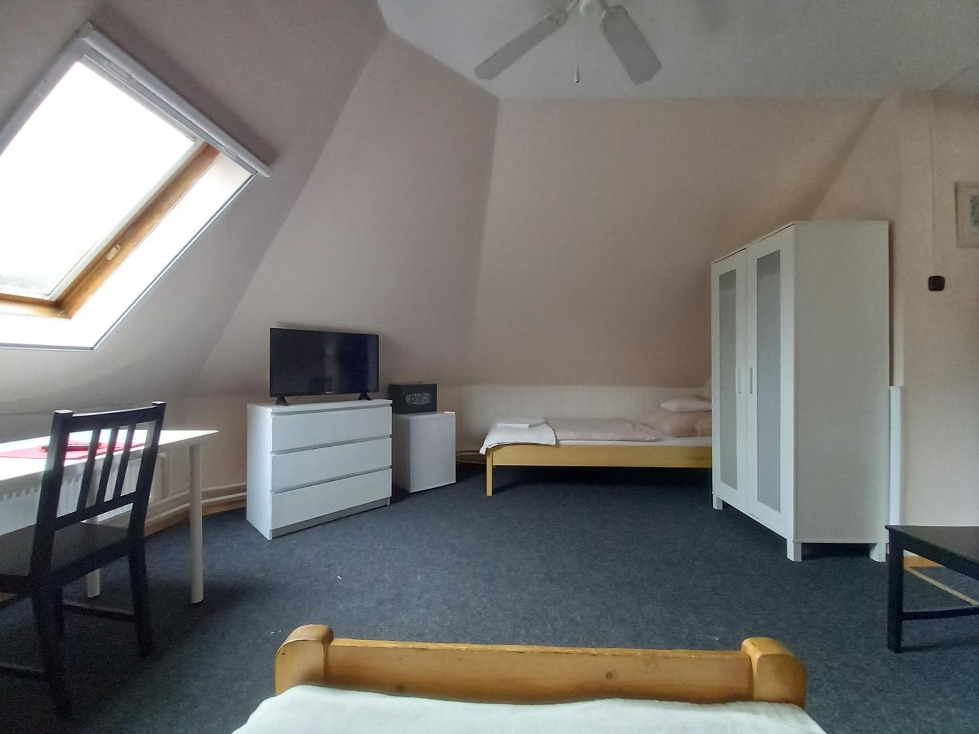 נושבאי Hotel Sikfokut חדר תמונה