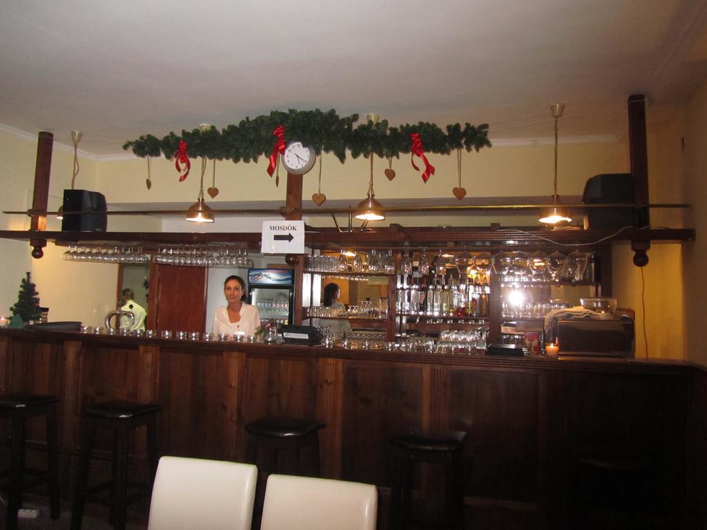 נושבאי Hotel Sikfokut מראה חיצוני תמונה