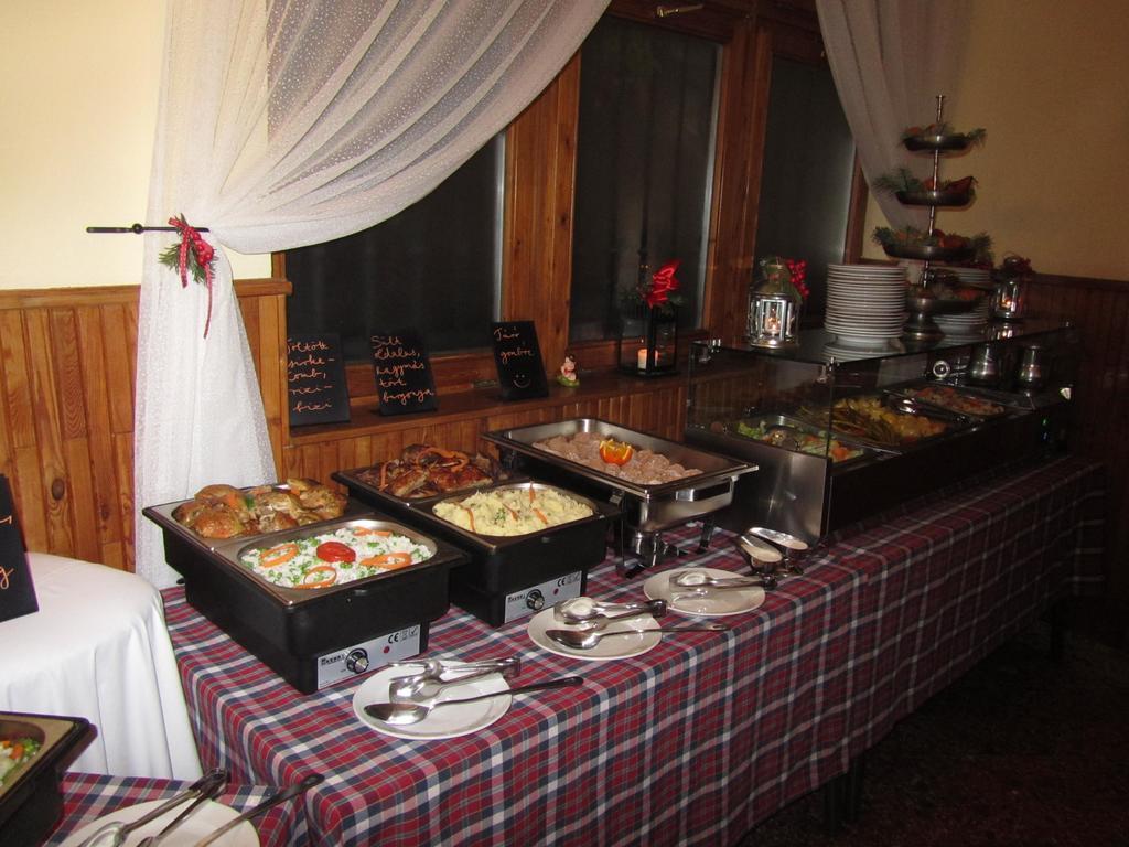 נושבאי Hotel Sikfokut מראה חיצוני תמונה