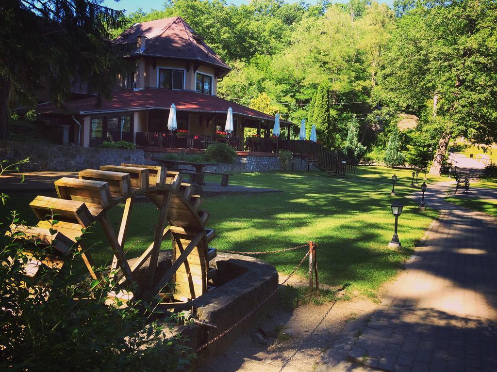 נושבאי Hotel Sikfokut מראה חיצוני תמונה