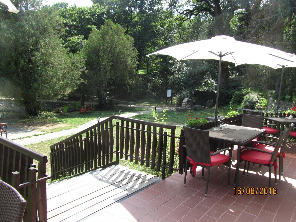 נושבאי Hotel Sikfokut מראה חיצוני תמונה